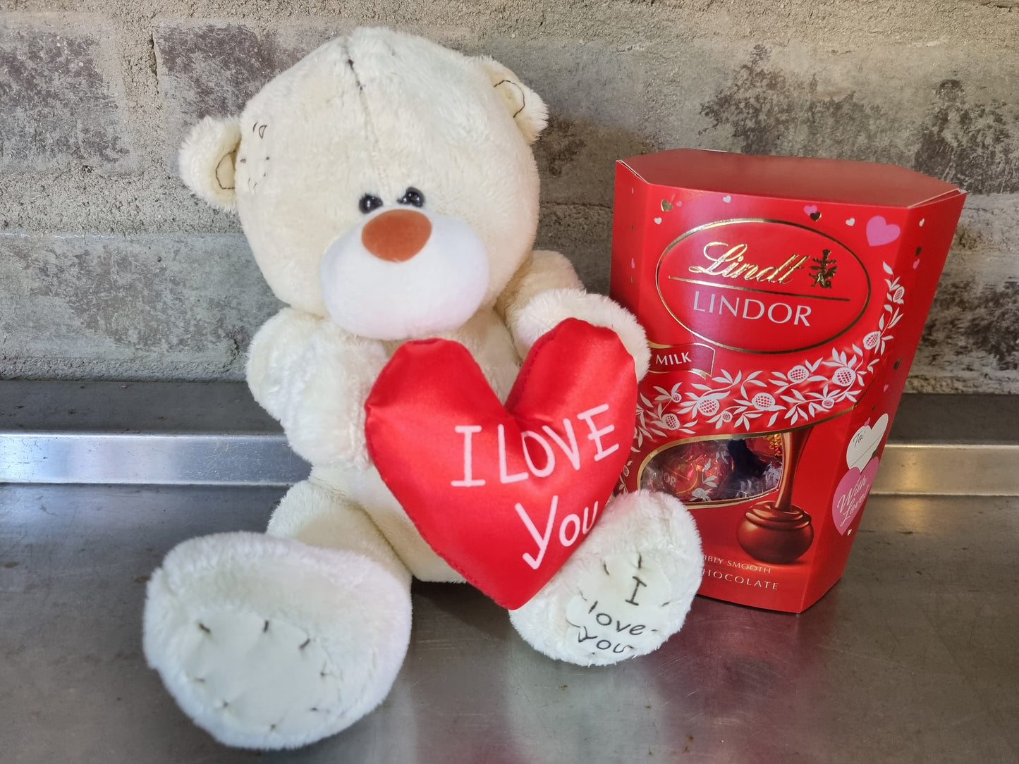 Teddy Bear (I Love You) & lindt combo small